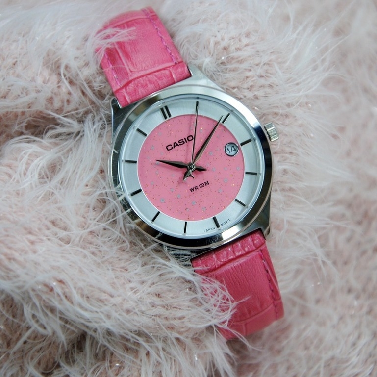 Розовая мечта или часы в стиле Барби