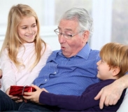 Часы в подарок для дедушки