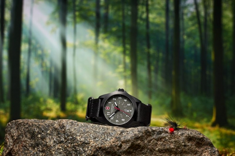 Новая коллекция часов Victorinox Swiss Army, вдохновленная наследием 1980-1990-х